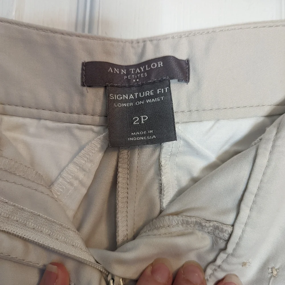 Ann Taylor Petites Signature Fit Shorts Women's size 2P‎ - Picture 3 of 7